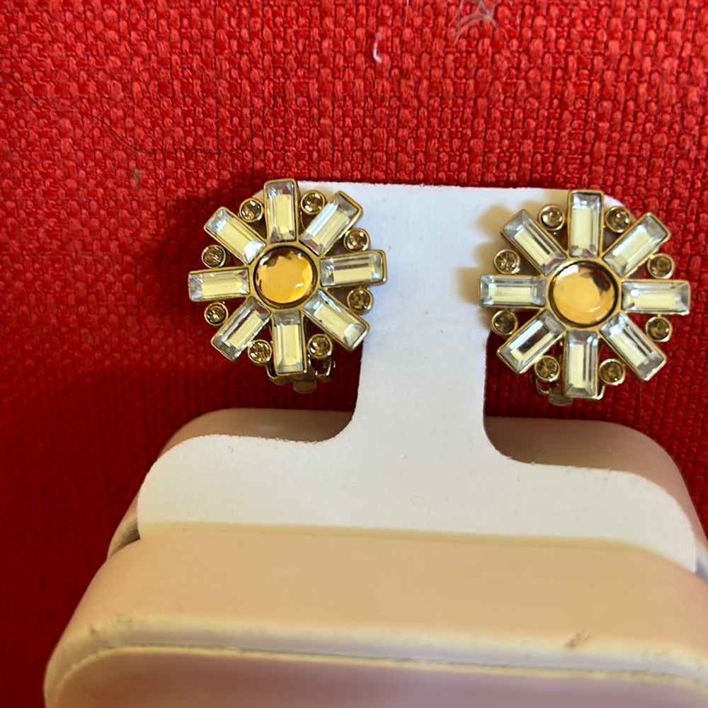Daisy stone earrings think Anthropologie